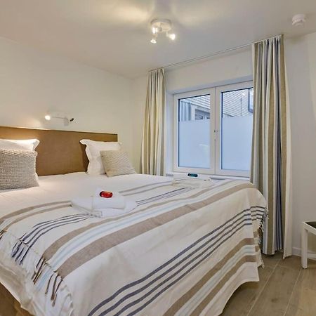 Huswell - Stunning Apartment At The Beachfront Of De Haan Exterior photo